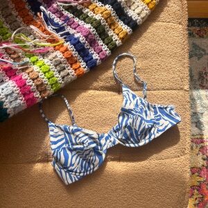 SKATIE KATE TOP (M) - CASABLANCA 💙